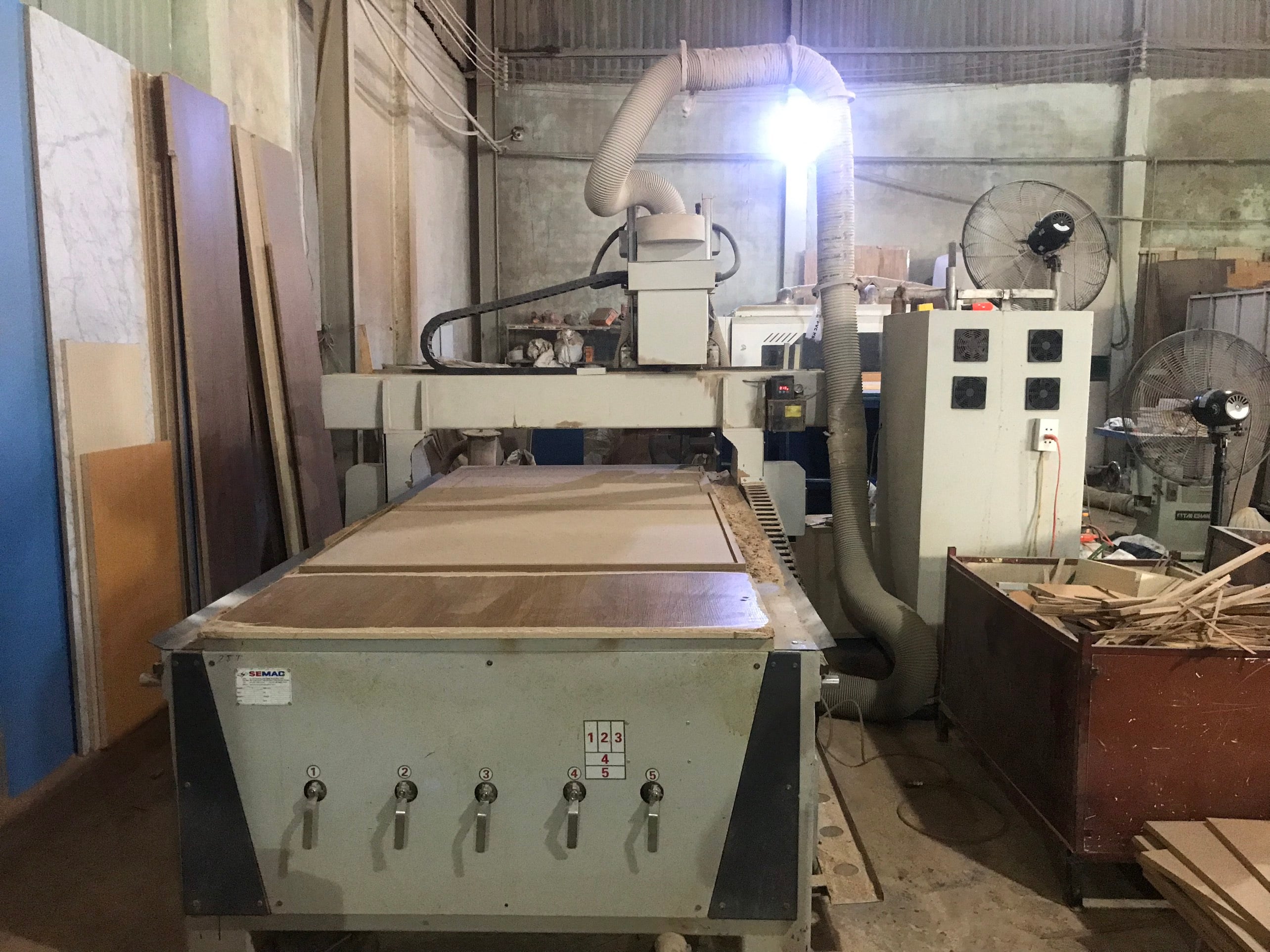 wood cutting machine.jpg